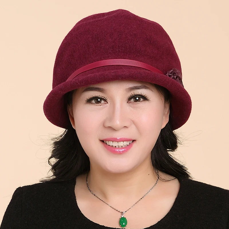 Winter wool knitted mother cap in the old woman in the winter of the