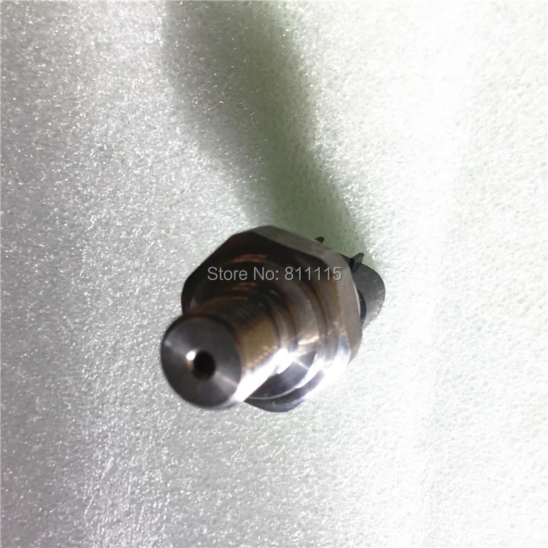 Fuel pressure sensor regulator 89637 63010 D499000 7233, Fuel Rail