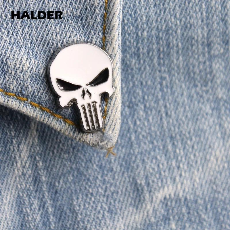 

HALDER Avengers villain Frank Castle Punisher Skull Metal Brooches Lapel Pins backpack Clothes badge Jewelry Party Accessories