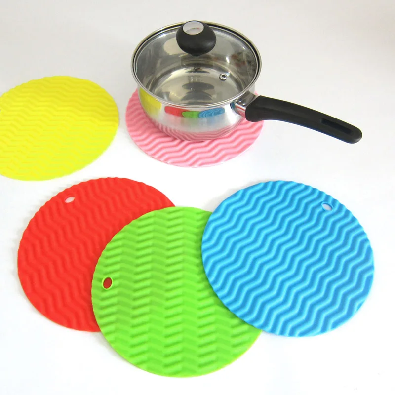 

1Pcs Silicone Placemat Round Wave Type Plate Table Mats Non-Slip Plate Resistant High Temperature Kitchen Pads 20*20cm