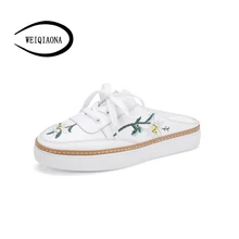 Weiqiaona новые толстые на плоской подошве женская обувь из коровьей кожи с круглым носком повседневная обувь модная удобная женская половина тапочки на плоской подошве