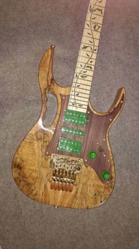 Wholesale custom Electric Guitar New Arrival STR Electric GuitarMade Of Solid Wood In Natural151105-1218