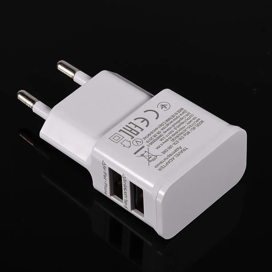 Универсальное портативное зарядное устройство с двумя usb портами 5 В 2 А для