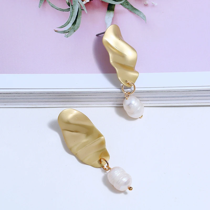 

2019 Fashion New Best Selling Alloy Drop Sequin Earrings Niche Temperament Simulated Pearl Dangle Brincos For Women Jewelry Gift