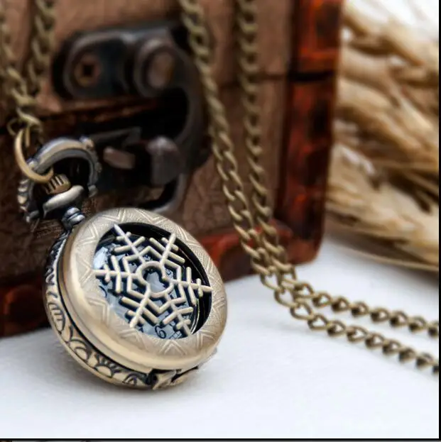 

Vintage bronze snow pattern Fashion quartz good quality children students Hollow out Necklace pocket watches