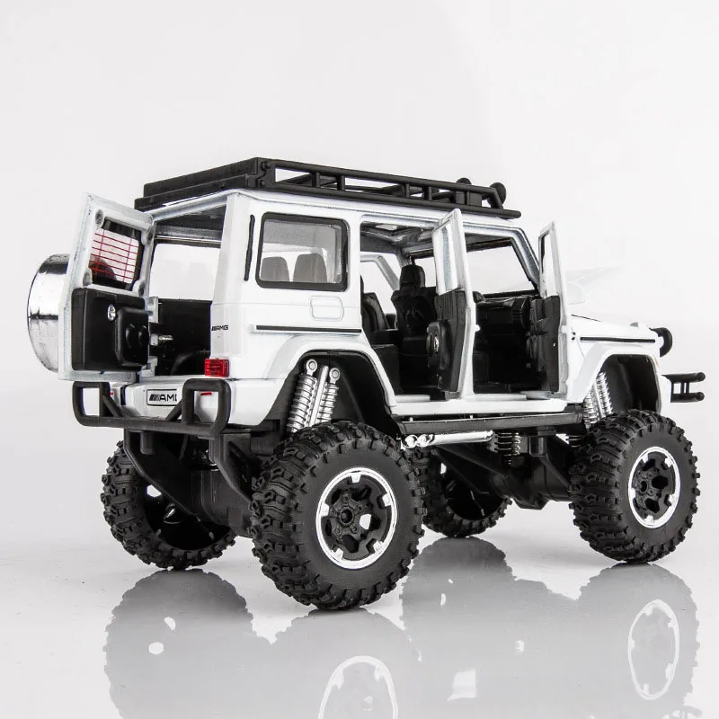 Модель автомобиля Diecast 1/32 большое колесо модель G63 Matel Автомобили со световым
