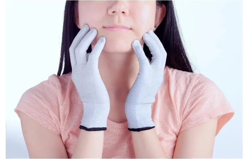 Silver fiber beauty treatment gloves, anti-static gloves, beauty salon use.