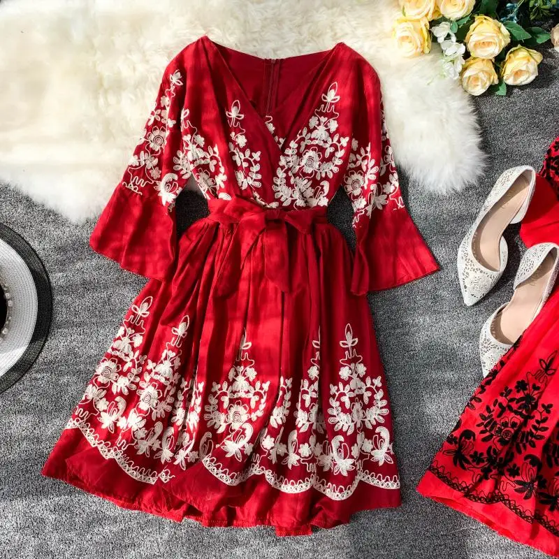 

Bohemia Holiday Mini Dress Women Slim Floral Embroidered V-neck Waist Summer Banage Robe Vintage Boho Dress