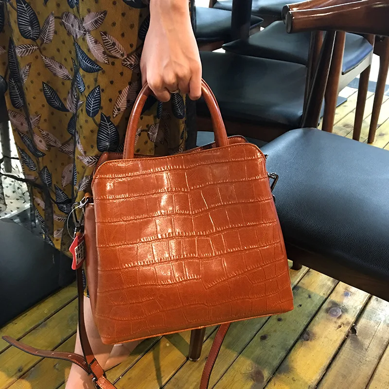 Elegant and new leisure women leather handbags Large capacity crocodile vertical portrait Genuine Leather shoulder bag