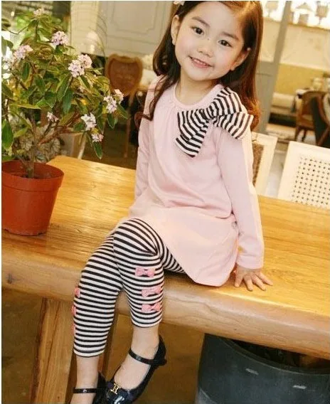 Retail and wholesle spring and autumn toddler girl clothing sets children clothes kids top with bow+striped leggings 2pcs kids clothes