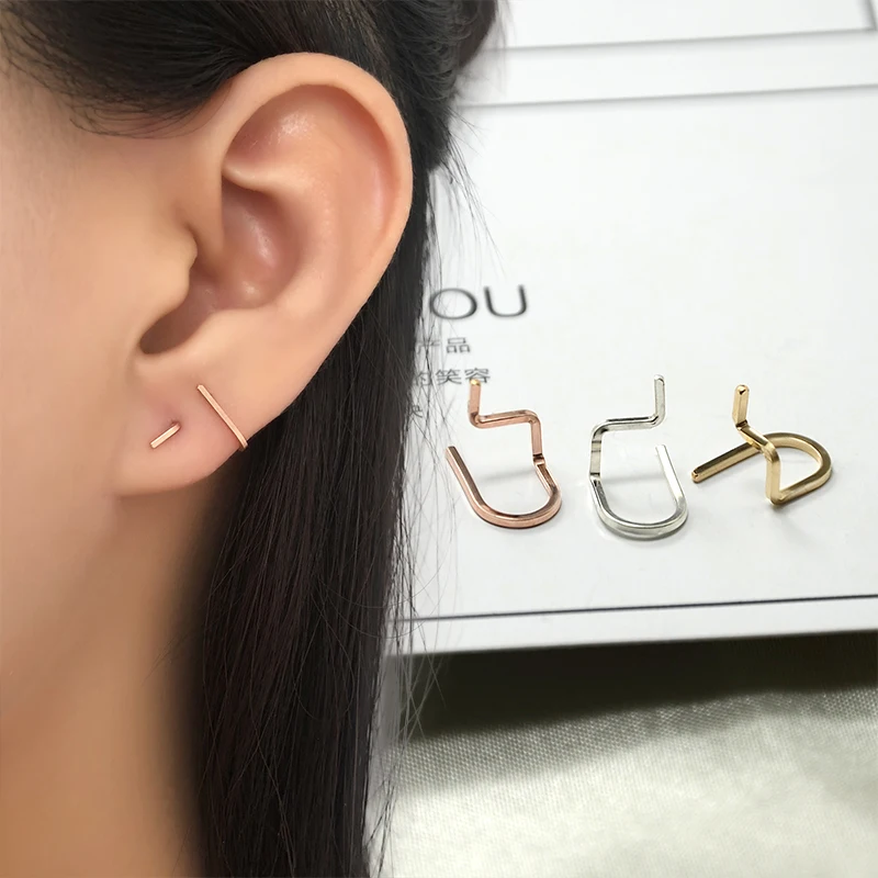 

Domino Handmade U-shaped stud earrings minimalist in fashion