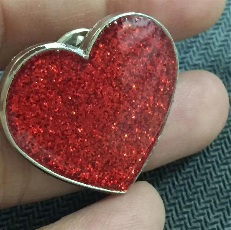 

custom red shiny love badges cheap plating silver heart-shaped pin