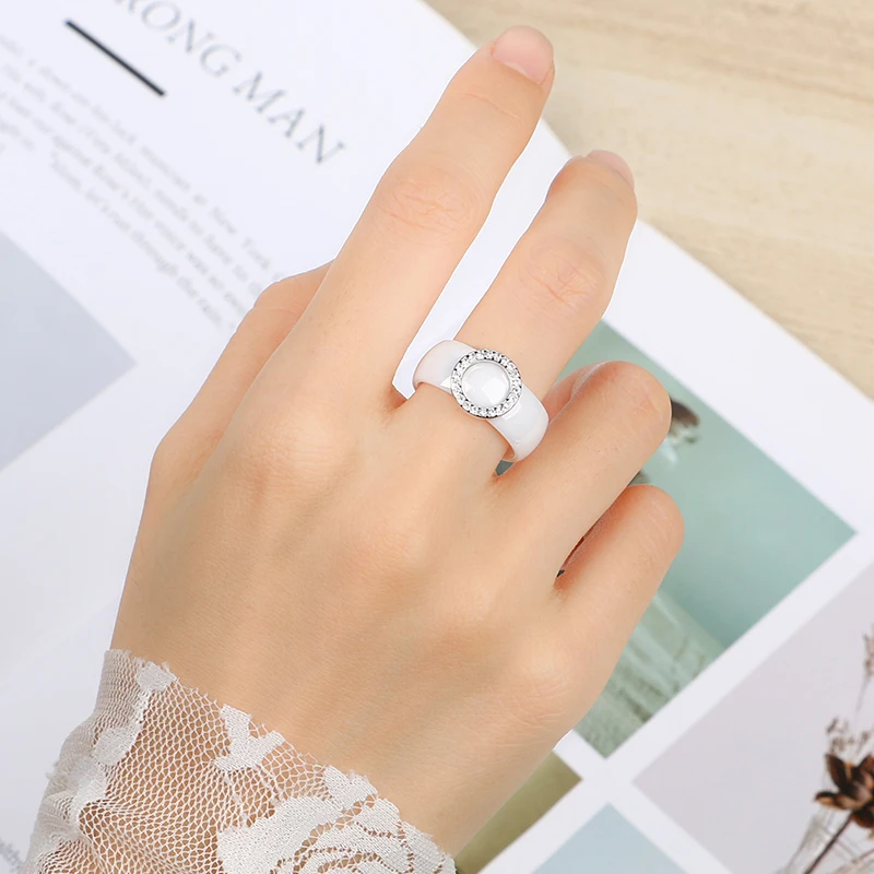 2020 Elegant Circle Crystal Rings 8mm Width Healthy Ceramic Rings With Circle Shape Women Wedding Engagement Gift Wholesale