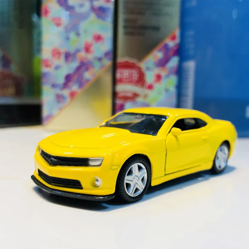 1: 64. Chevrolet Camaro спортивный автомобиль сплава модели автомобиля 4 вида цветов