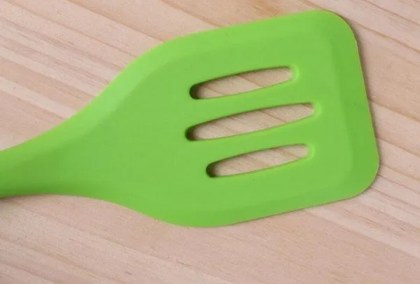 Top 100pcs/lot,Slicone Truner Food Grade Silicone Spatula Kitchen Accessories Meats Pastry DIY Baking Tool 29cm Length Cooking Tools 2