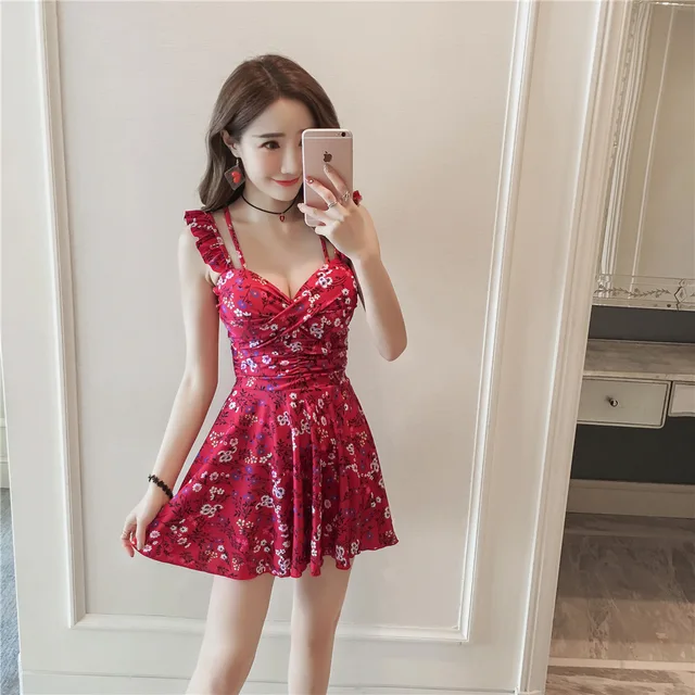 2018 new one piece swimsuit small chest gathered cover belly slim