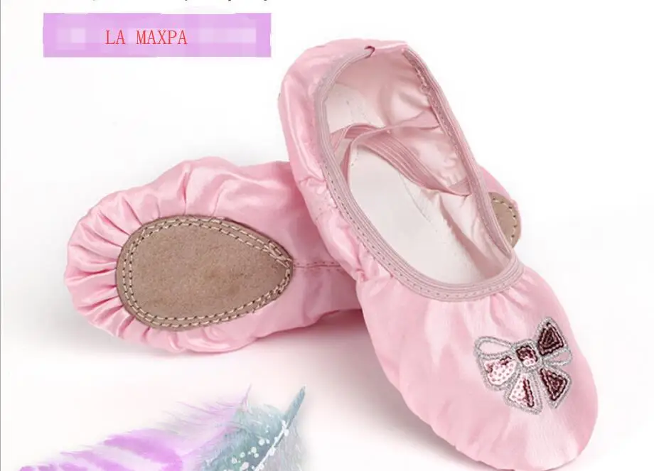 

Pink Children's embroidery glitter soft-soled dance shoes ballet shoes cotton comfort breathable children's gymnastics shoes