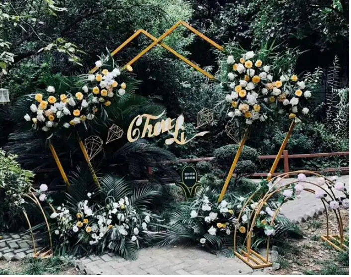 

New wedding props iron art pentagonal frame geometric shaped arch sen department wedding stage.