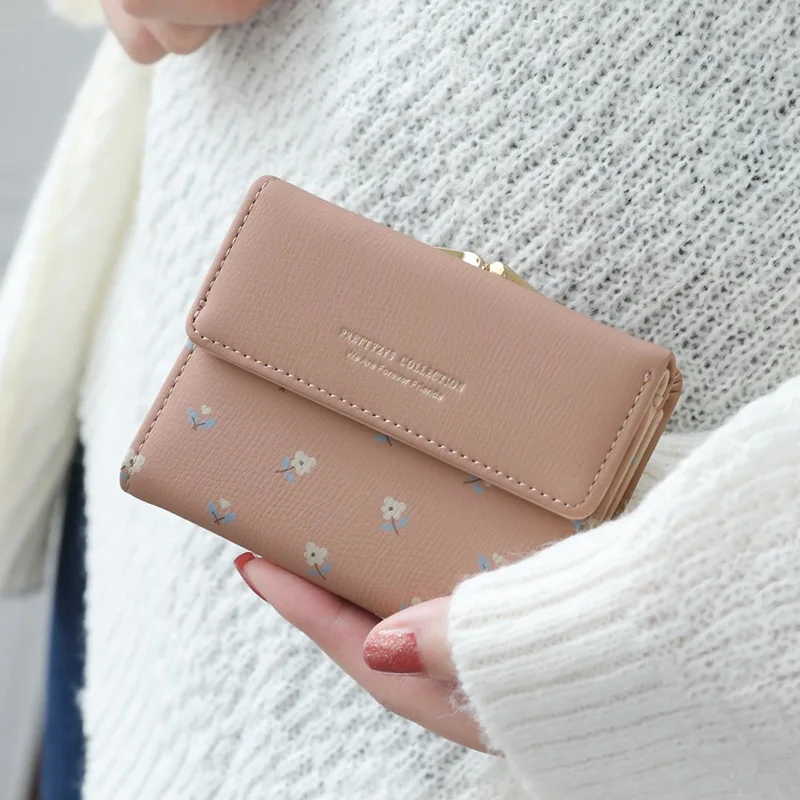 

2019 New Ladies Short Wallet Simple Small Flower Retro Fashion Multi-function Large Capacity