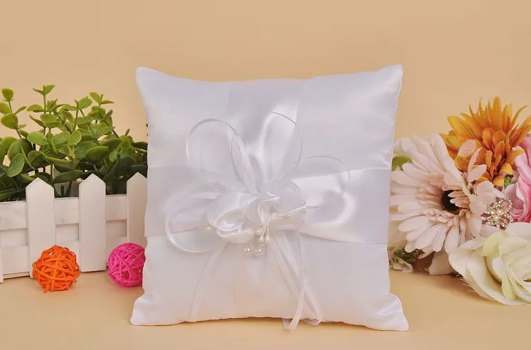 

New 15*15cm Lovely Flower Buds Wedding Bridal White Ribbon Pearl Ring Pillow Cushion Bearer Wedding DIY Decoration Accessories