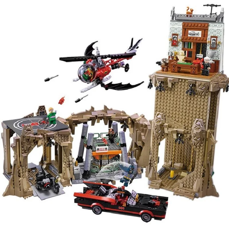 

Lepin 07053 2566pcs Genuine DC Batman Super Heroes MOC Batcave Building Blocks Bricks Toys For Kids Gift Compatible 76052