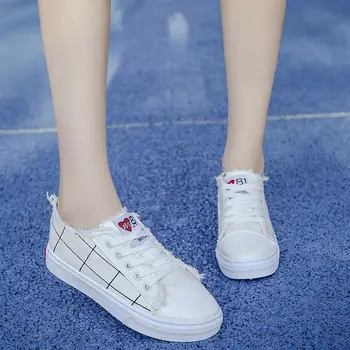 

Womens Skateboarding Shoes Lace Up Skateboard Sneakers Low Upper Flat Shoes Women's Sports Shoes size35-40