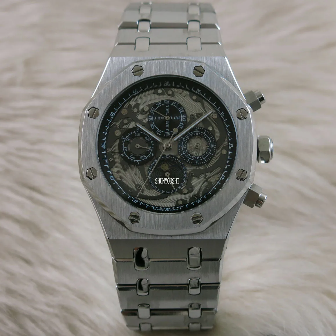 

Mens Watches Top Brand Runway Luxury European Design Automatic Mechanical Watch A06413