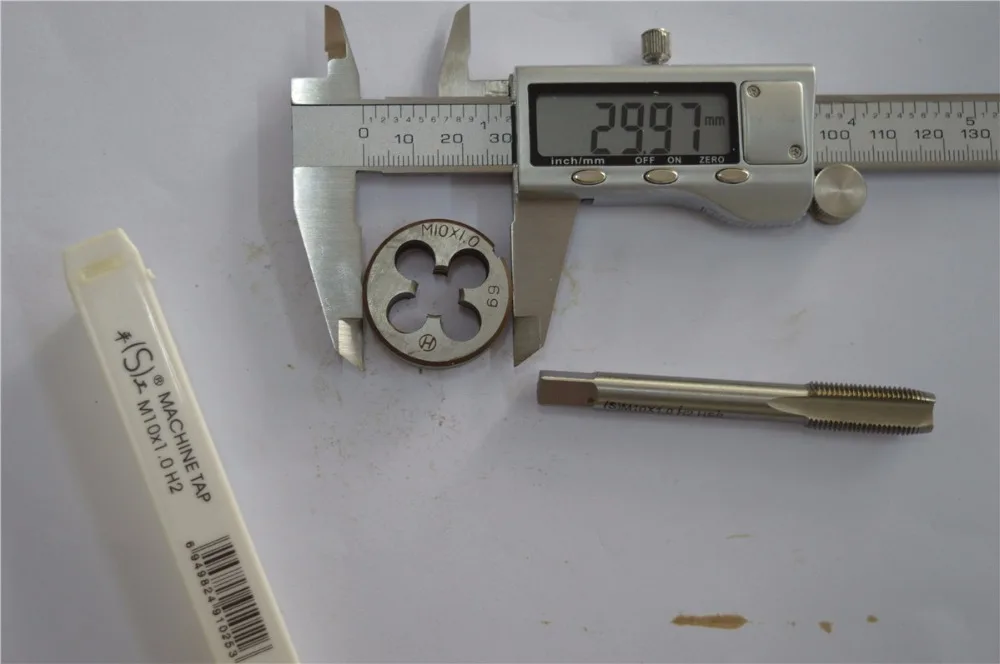 1 шт. M10 * 1 мм кран и 1 шт. M10 * 1 мм штамповка, M10 Стандартный измерительный станок используется кран и высечка