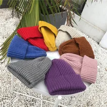 Пара зимних теплых вязанных шапок, модные теплые шапочки с ушками для девочек и мальчиков унисекс