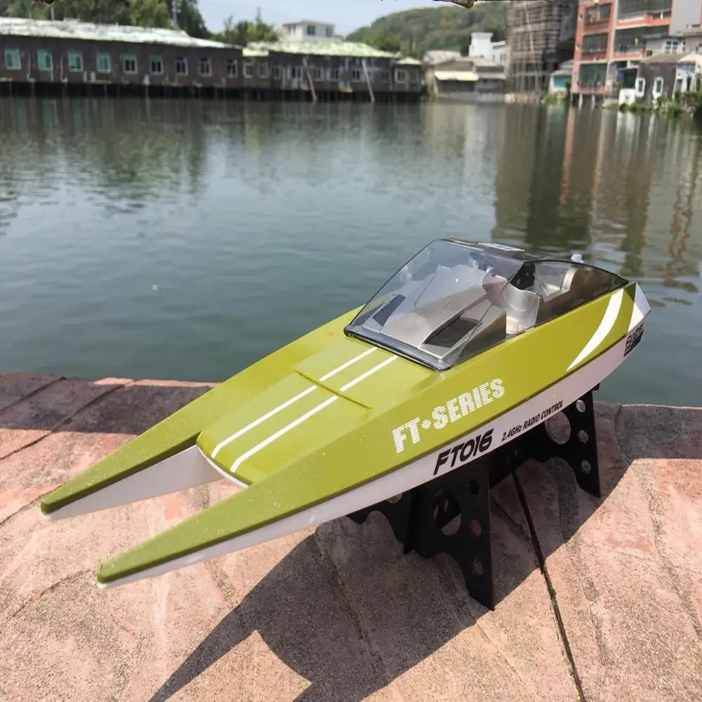 Remote Control Boat High Speed Speed Boat Model Toy Boat Water Cooled Speed Boat 2.4G Remote Control Boat Outdoor Children's Toy