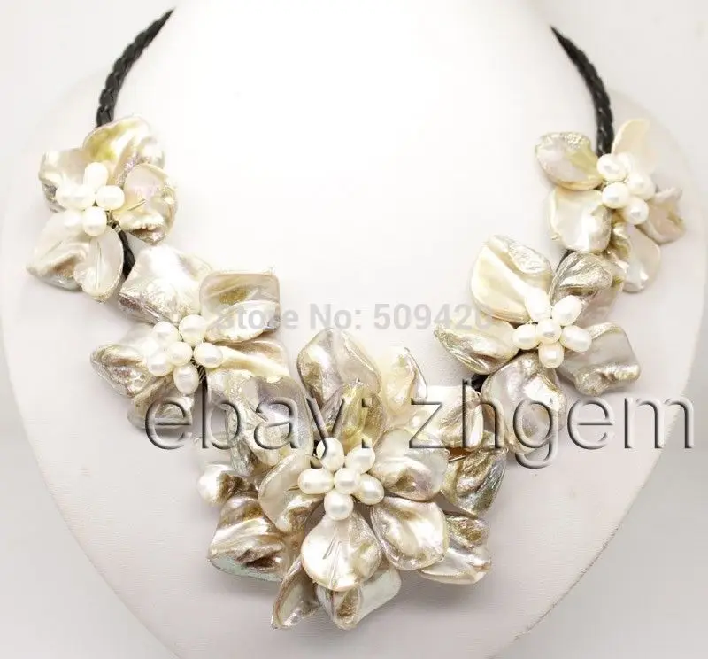 

Free Shipping Wholesale>natural white pearl shell mother of pearl 5 flower pendant necklace 18" long