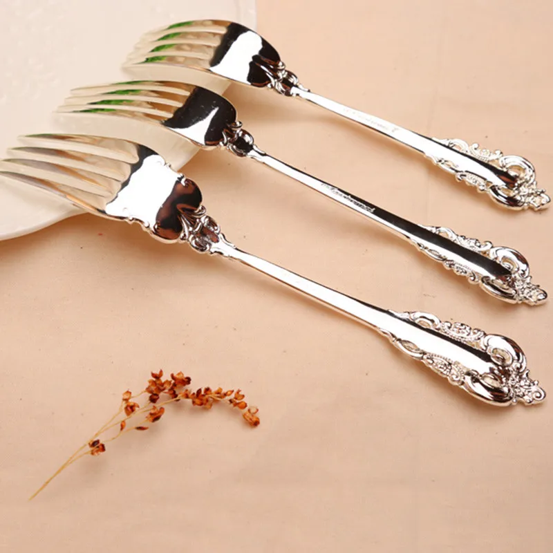 10pcs set Retro Spoons Knifes Forks (1)