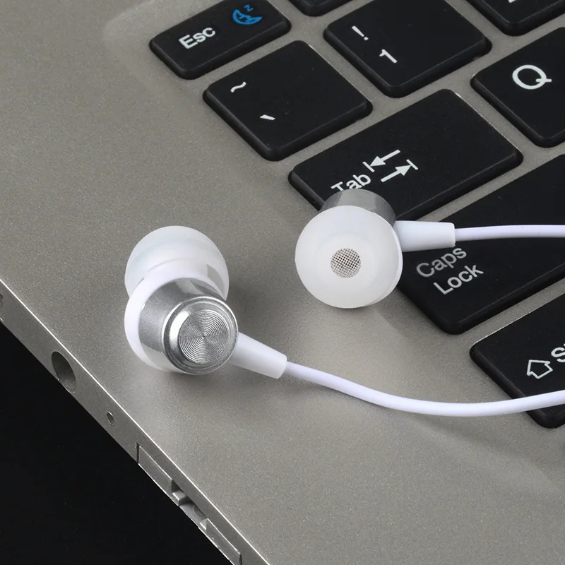Music Earphones Quality TPE Universal In-ear Headset Gaming Earphone Earbuds With Mic For Iphone 5 Fone De Ouvido Com Microfone