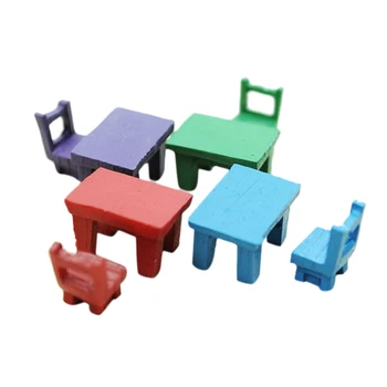 

Assembling Small Ornaments Toy Table Chair