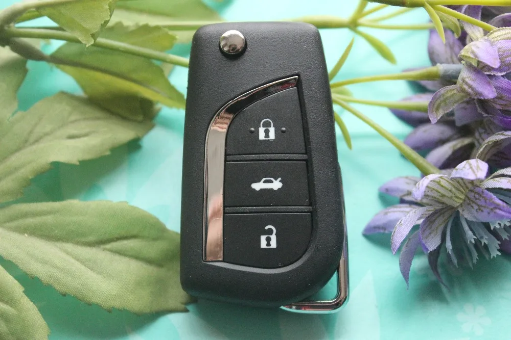 

CYCTEM 3 Buttons Car Modified Flip Folding Remote Key Shell Fob Case Blank Cover Fit For Toyota Crown Reiz Highlander RAV4