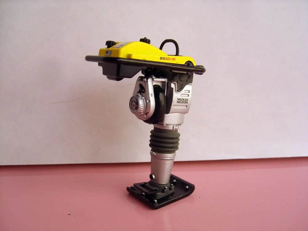 

UH-8076 1:12 Neuson Rammer BS60-2i TOY