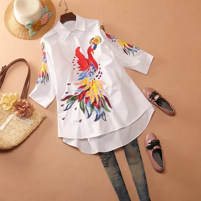 Женская новая весенняя Модная рубашка с вышивкой павлина, Женская винтажная национальная Свободная Повседневная Длинная рубашка размера плюс, блузка M-3XL - Цвет: white