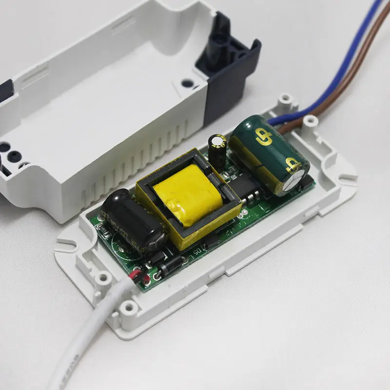 Free shipping 19-25W Led Lights Driver 20W/22W/23W/24W/25W Power Supply Lighting Transformer AC85-265V Output:560-600mA,DC24-42V