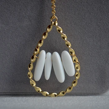 

Natural White Porcelain Stone Beads Gold Color Twist WaterDrop Pendant Chain Long Necklace Women Boho Fashion Jewelry Bohemian
