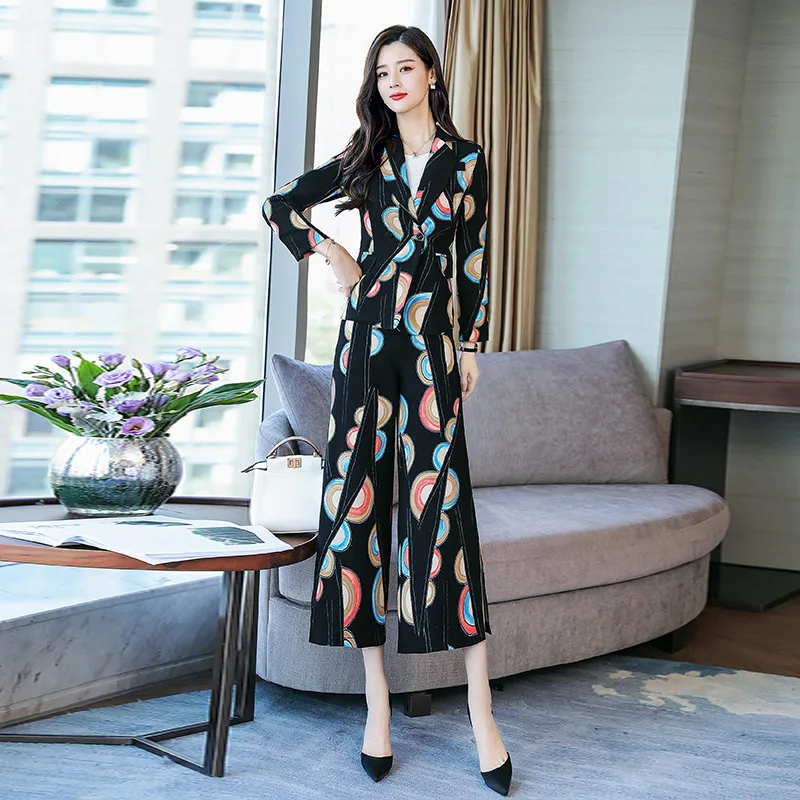 trendy women's suits