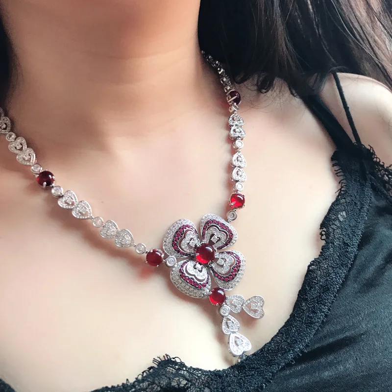 

Brand luxury atmosphere Rhine stone large flower necklace personality exaggeration evening wear accessories