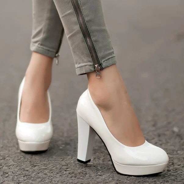 Размер 34–42 10 9 женские туфли-лодочки обувь на высоком каблуке круглый носок повседневные туфли водонепроницаемые мокасины женская свадебная обувь весна осень черный и белый - Цвет: Белый