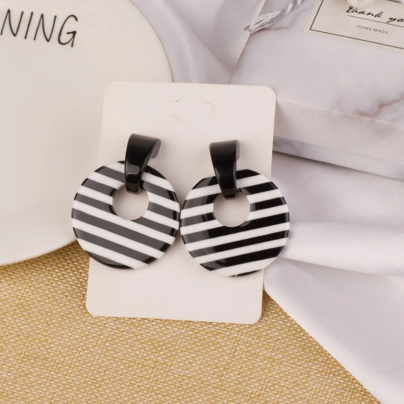 Classic Fashion Resin Earrings Bohemian for Women Big Long Round Geometric Black Acrylic Drop Earring for Girls Gifts Jewelry (3)