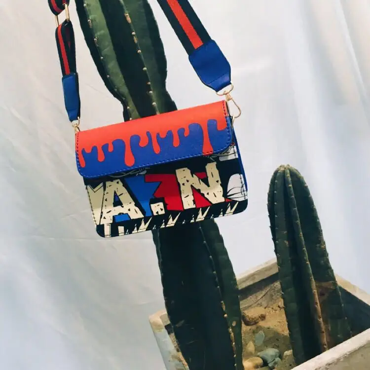 4388190963_1924897600