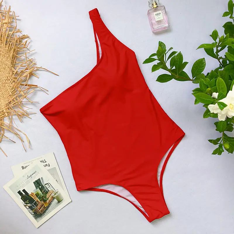 swimsuit-one-piece-striped-09
