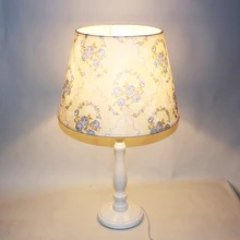 Luces de escritorio vintage de tela de estilo de arte moderno E27 LED 220V lámpara de mesa de flores para leer cabecera hogar Sala Oficina