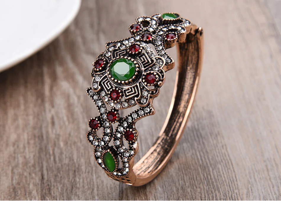 turkey-vinateg-cuff-bracelet_02