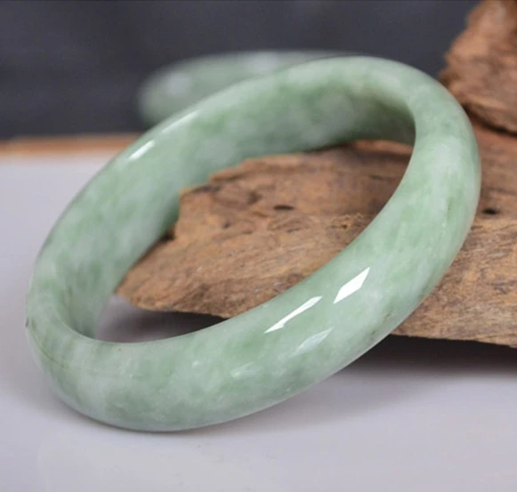 2017 New Arrival Women Jade Clic Round Bangles Natural Green 2017 New Arrival Women Jade Clic Round Bangles Natural Green Bracelet Light