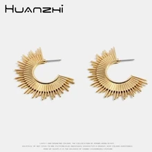 HUANZHI минималистский Китая по оптовым ценам Золотой образной ручкой геометрической формы сплав S925 сереьряные серьги гвоздики для женщин, женские туфли для отдыха и вечеринок на пляже