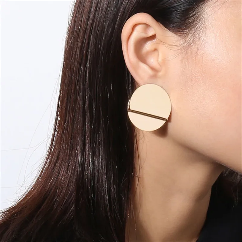

2018 Summer New Fashion Shiny Geometric Jewelry Round 30 MM Stud Earrings for Women Party Wedding Ear Nail Earrings KNAHP05